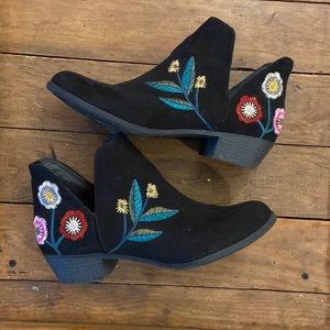 Women’s embroidered low cut boots